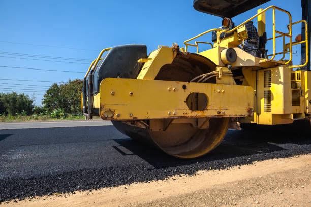 Best Driveway Paving Contractor  in Lakes Of The Four Seasons, IN